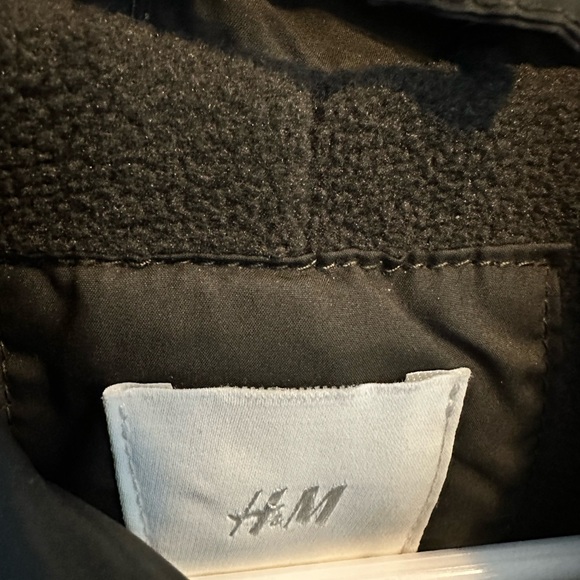 H&M puffer jacket, worn twice. In olive green colour - Picture 3 of 4